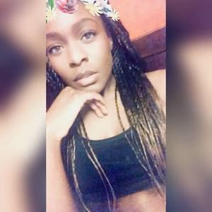 Meet your Posher, Mia